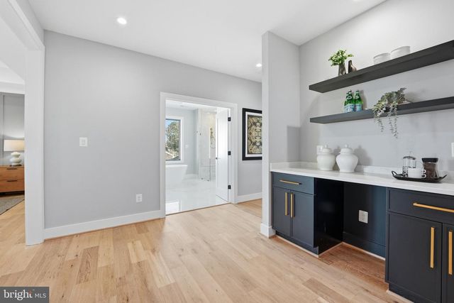 1715 MAXWELL CT, Mclean, VA 22101