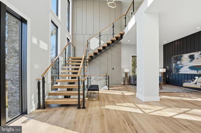 1715 MAXWELL CT, Mclean, VA 22101