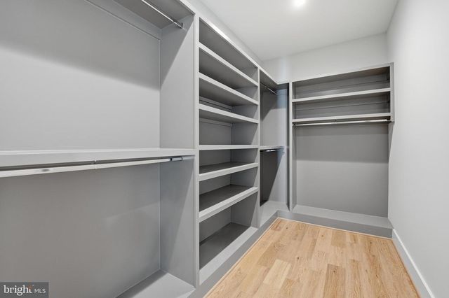 1715 MAXWELL CT, Mclean, VA 22101