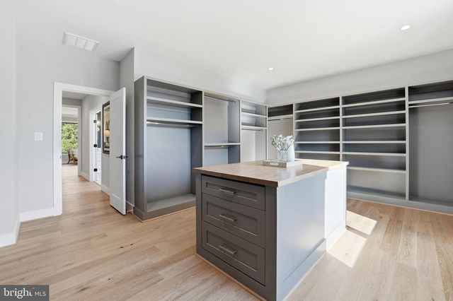 1715 MAXWELL CT, Mclean, VA 22101