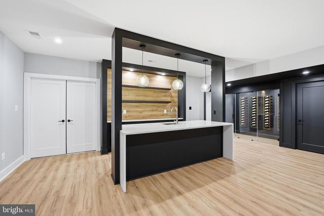 1715 MAXWELL CT, Mclean, VA 22101