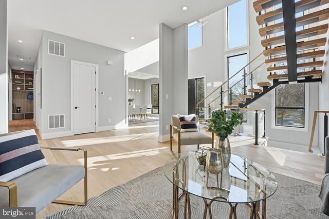 1715 MAXWELL CT, Mclean, VA 22101