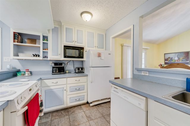 646 Liska Road, Ennis, TX 75119