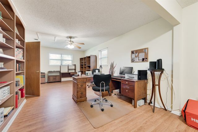 646 Liska Road, Ennis, TX 75119