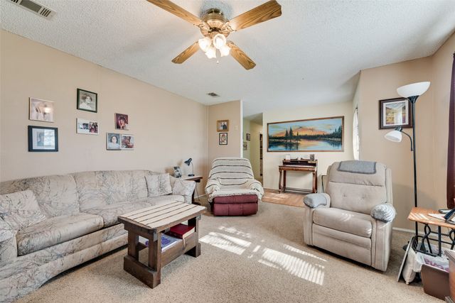 646 Liska Road, Ennis, TX 75119