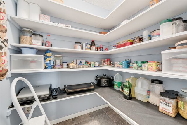 646 Liska Road, Ennis, TX 75119