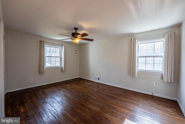 8209 MOCKINGBIRD DR, Annandale, VA 22003