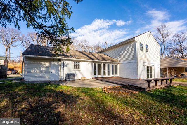 8209 MOCKINGBIRD DR, Annandale, VA 22003