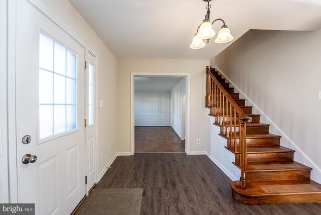 8209 MOCKINGBIRD DR, Annandale, VA 22003