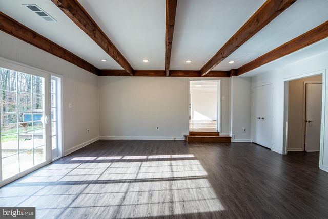 8209 MOCKINGBIRD DR, Annandale, VA 22003