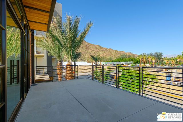 111 N Palm Canyon Drive 201, Palm Springs, CA 92262