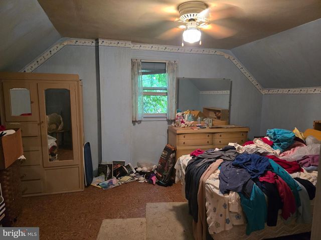 1021 POSSUM LN, Leesport, PA 19533