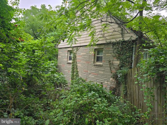 1021 POSSUM LN, Leesport, PA 19533