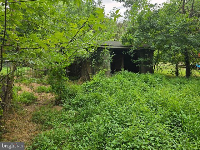 1021 POSSUM LN, Leesport, PA 19533