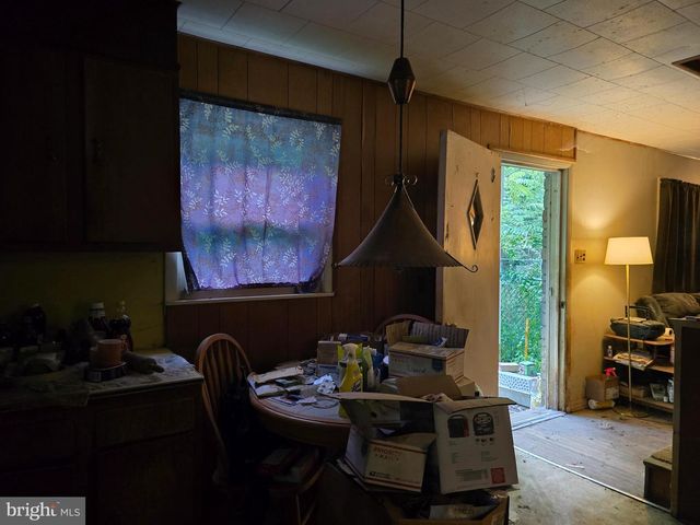1021 POSSUM LN, Leesport, PA 19533