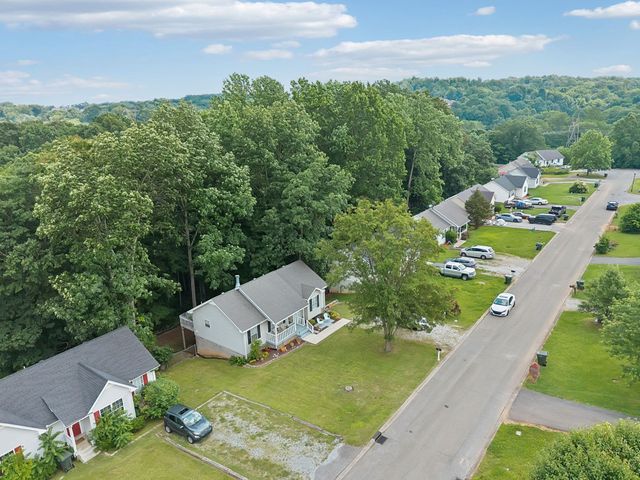 133 Brookside Pt, Springfield, TN 37172