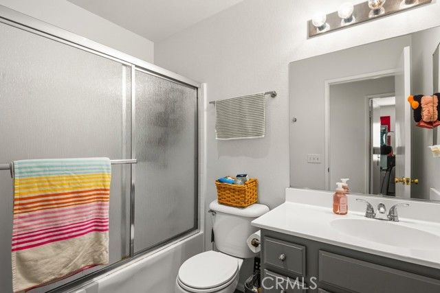 12050 Goldoak Court, Victorville, CA 92392