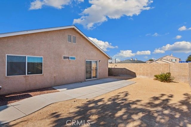 12050 Goldoak Court, Victorville, CA 92392