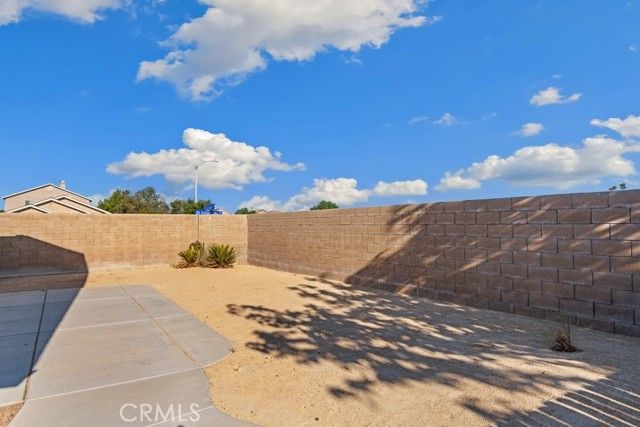 12050 Goldoak Court, Victorville, CA 92392