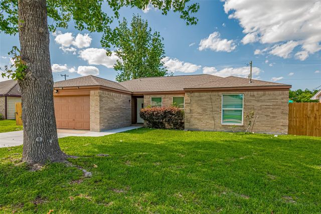 7926 Jonquil Drive, Texas City, TX 77591