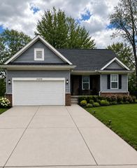 26338 Pine Gate Drive 9, Chesterfield Twp, MI 48051