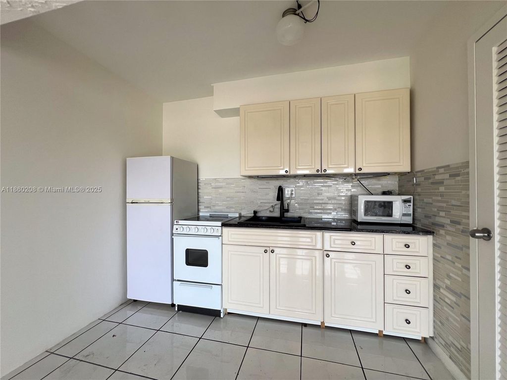 2200 E Hallandale Beach Blvd 603, Hallandale Beach, FL 33009