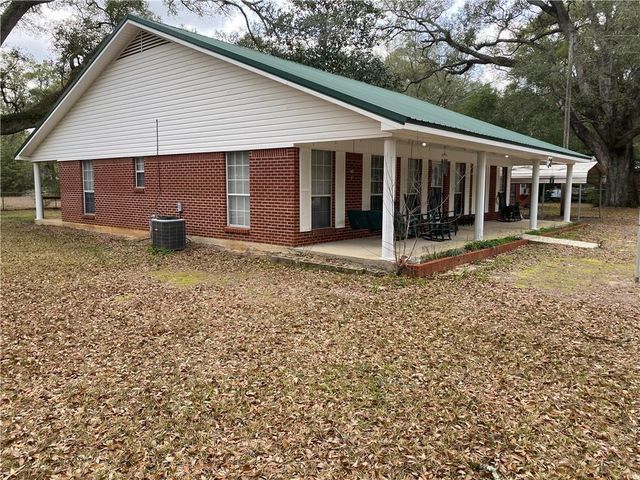 32 Oak Avenue, Satsuma, AL 36572