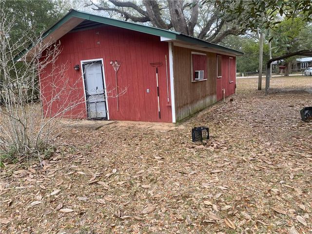 32 Oak Avenue, Satsuma, AL 36572