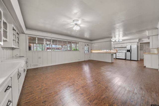 2521 Pounds, Tyler, TX 75702