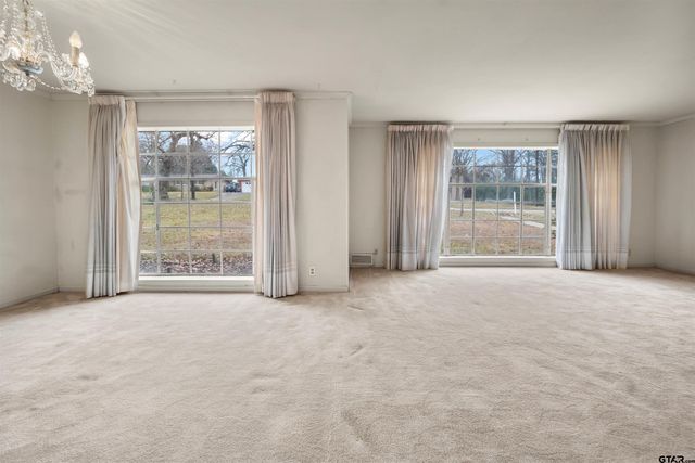 2521 Pounds, Tyler, TX 75702