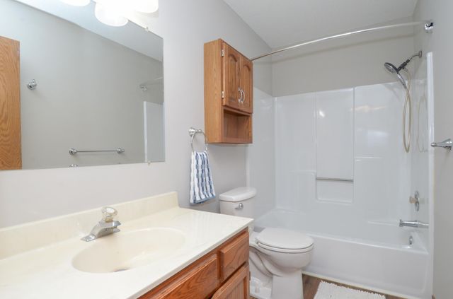 9860 Palm Street NW, Coon Rapids, MN 55433