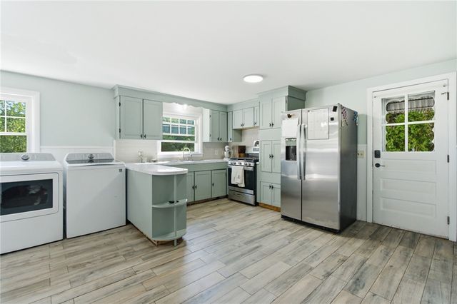 1281 Douglas Avenue, North Providence, RI 02904