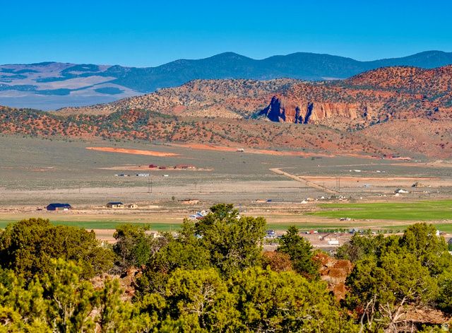 1741 S RED CANYON DR, Parowan, UT 84761