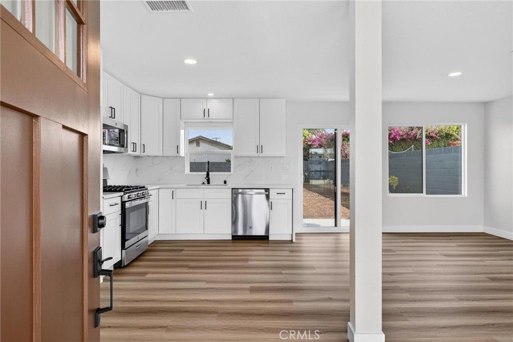 Image 6 of property listing at 173 W 232nd Pl, Carson, CA 90745