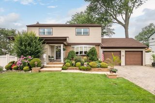 7 Crocus Drive, Massapequa, NY 11758