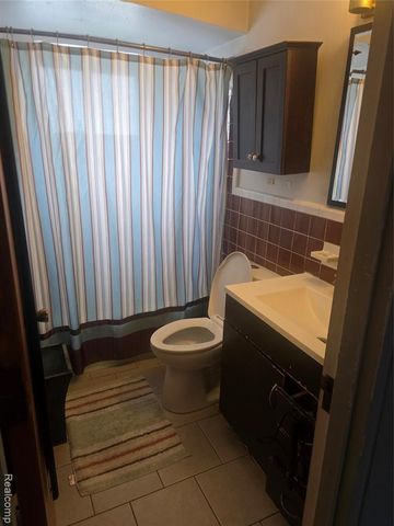 20212 Sunnyside, Saint Clair Shores, MI 48080