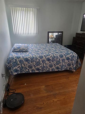 20212 Sunnyside, Saint Clair Shores, MI 48080