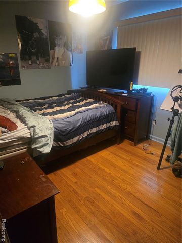 20212 Sunnyside, Saint Clair Shores, MI 48080