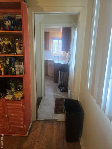 20212 Sunnyside, Saint Clair Shores, MI 48080