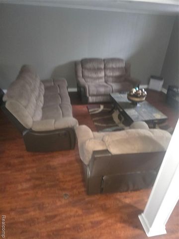 20212 Sunnyside, Saint Clair Shores, MI 48080