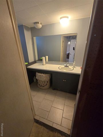 20212 Sunnyside, Saint Clair Shores, MI 48080