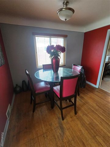 20212 Sunnyside, Saint Clair Shores, MI 48080