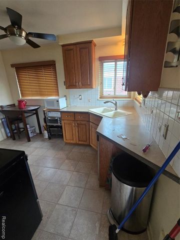 20212 Sunnyside, Saint Clair Shores, MI 48080