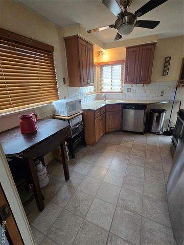 20212 Sunnyside, Saint Clair Shores, MI 48080