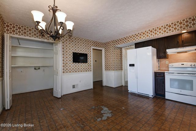 4513 Dannywood Rd, Louisville, KY 40220
