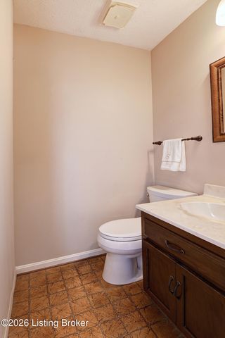 4513 Dannywood Rd, Louisville, KY 40220