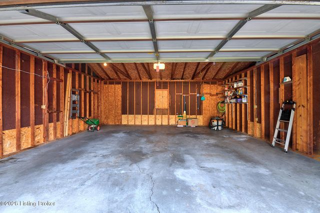 4513 Dannywood Rd, Louisville, KY 40220