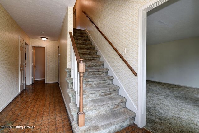 4513 Dannywood Rd, Louisville, KY 40220