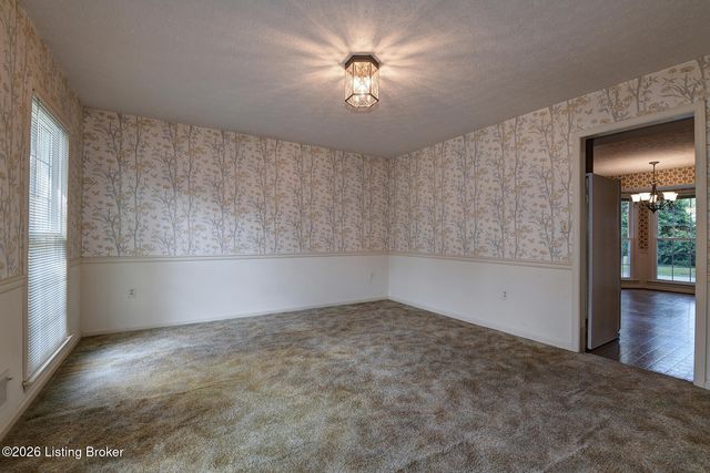 4513 Dannywood Rd, Louisville, KY 40220