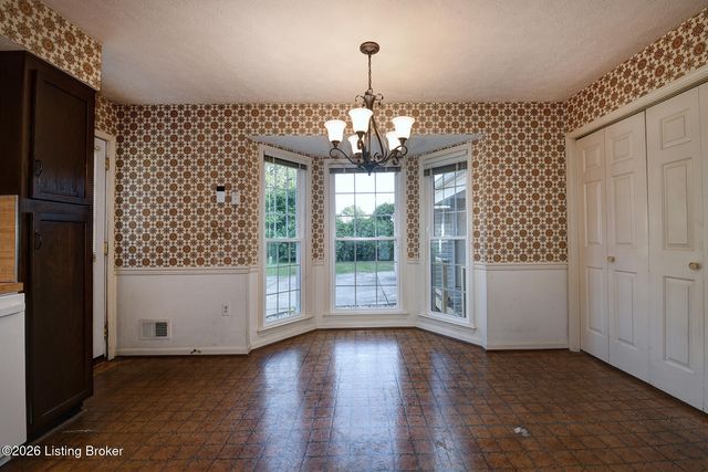 4513 Dannywood Rd, Louisville, KY 40220